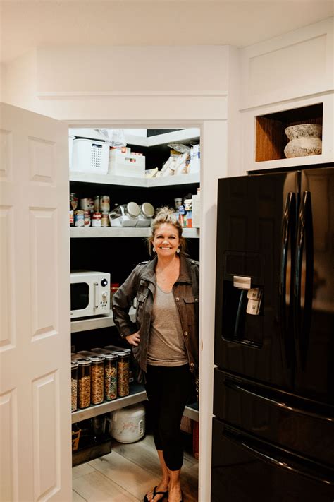 Easy DIY Kitchen Updates 的图像结果