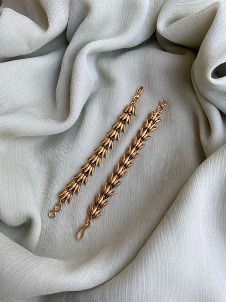 Simple flower side chain – Daivik.in