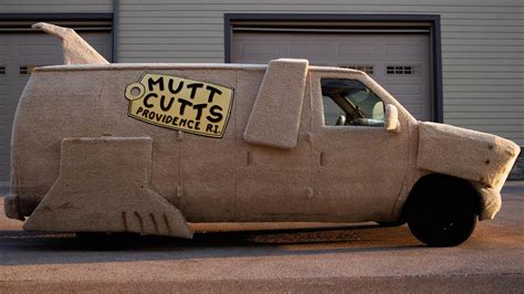 ‘Dumb & Dumber’ Dog Van for Sale Is a Replica But It’d Still Be a Fun Daily