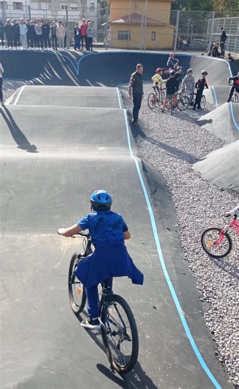 Entusiasta inauguración de la pista Pump Track de Cangas de Onís, la ...
