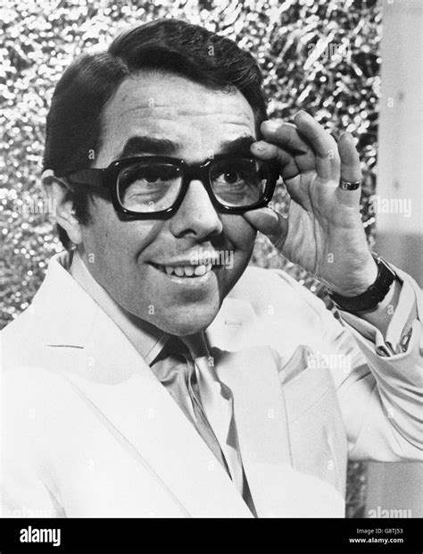 Ronnie Corbett. Comedian Ronnie Corbett Stock Photo - Alamy