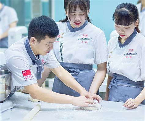 广州专业西点蛋糕烘焙学校，1V1专业培训，让0基础小白轻松上手 - 知乎