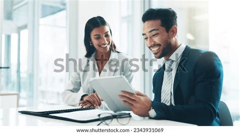 International Business People in Suits 的图像结果