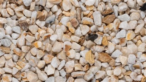Spanish Gold Chippings 12-20mm - Stone Warehouse