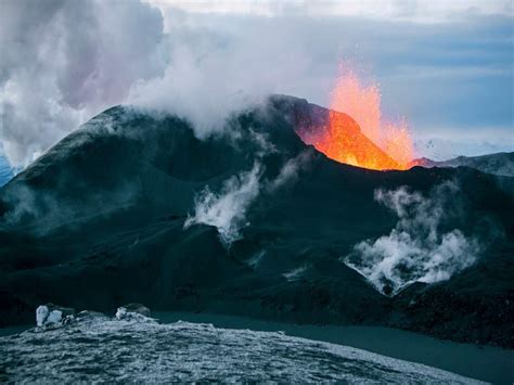 A volcano erupted in Iceland after remaining inactive for 900 years ...