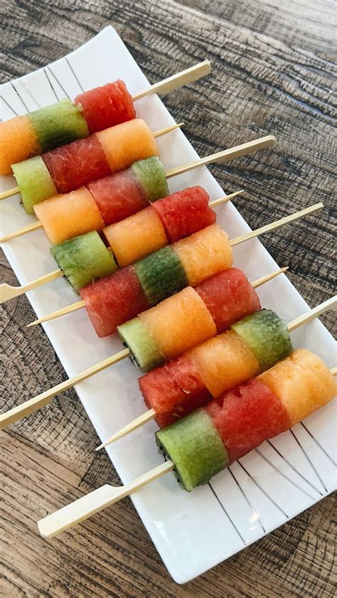 Rainbow fruit skewers – Artofit