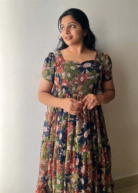 Malarika – Georgette Floral Maxi – Mouri