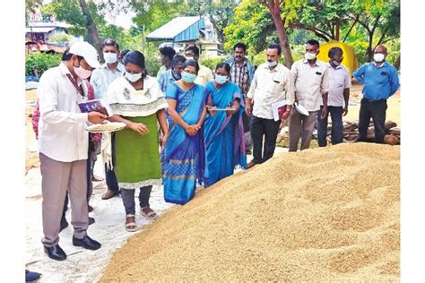 Govt lists feats over record rise in procurement, relief for moisture ...