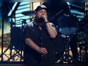 Luke Combs: Luke Combs announces second Charlotte show to World Tour ...