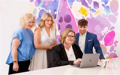 Local Brand Examples 的图像结果