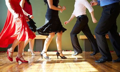 Free Newcomer Group Dance Class, Celebrity Ballroom Dance Studios ...