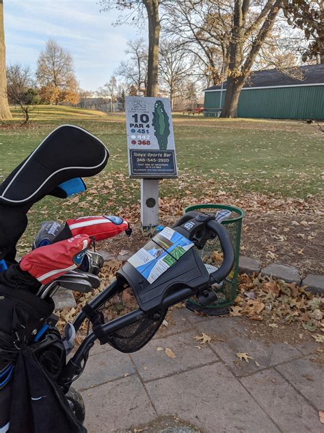 Out for a quick 9 this morning. Rackham Golf Course, Huntington Woods, MI. : r/golf