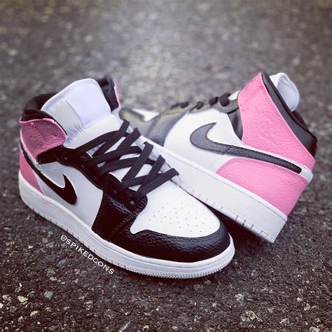 Air jordans pink and white online