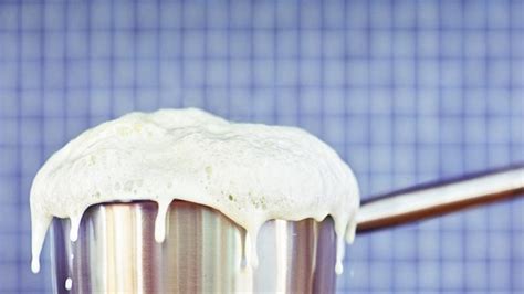 Prevent Milk From Boiling Over: పాలు కాచేటప్పడు పొంగిపోతున్నాయా?.. ఈ ...
