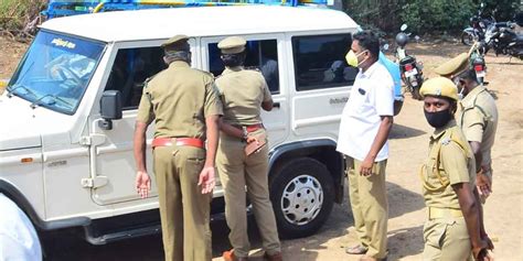 அரசு நிகழ்ச்சியில் வனத்துறை பெண் அதிகாரி மயங்கி விழுந்ததால் பரபரப்பு ...