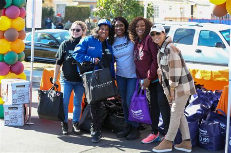 Brotherhood Crusade Teams Up With Mookie Betts in Thanksgiving Grab and ...