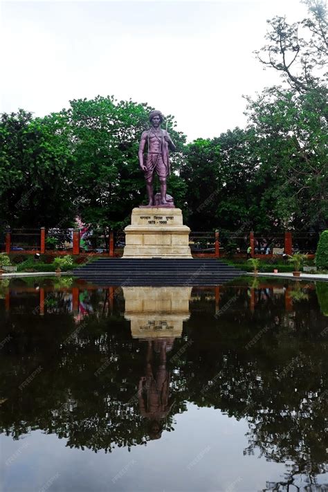 Premium Photo | Lord birsa munda statue in park located in ranchi, jharkhand