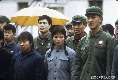 70年代北京大学的工农兵学员，他们后来都成了栋梁之才_北大