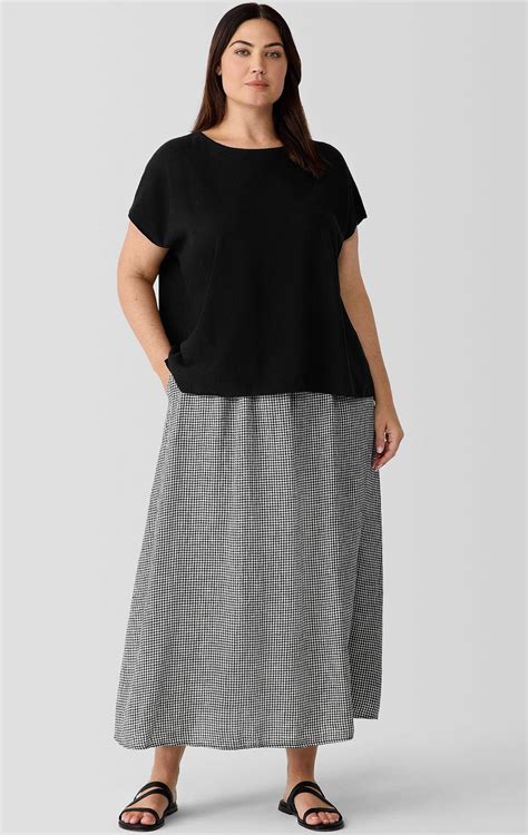 Ultimate Guide to the Best Plus Size Travel Clothes Brands