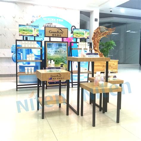 Cloth Shop Counter Design 的图像结果