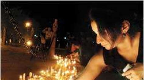 Delhi does a candle-light vigil for Jessica