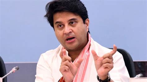 "कविताएं कम, इतिहास ज़्यादा पढ़ें..." : ज्योतिरादित्य सिंधिया का जयराम ...