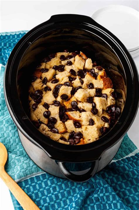 Easy Slow Cooker Bread Pudding | All Things Mamma