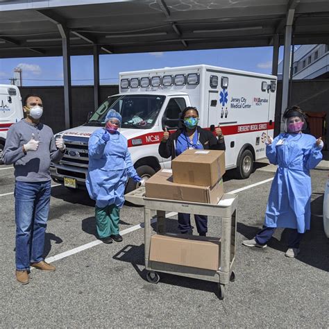 COVID-19 Pandemic: Hot meals served to Health Care Professionals in Jersey City, NJ • BAPS Charities