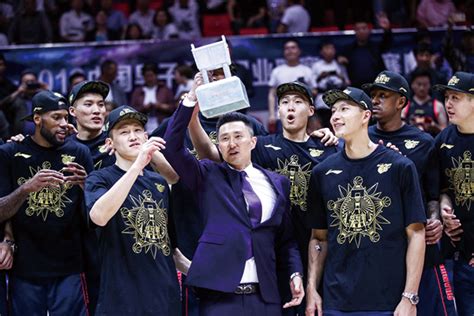 高清：2019－2020赛季CBA总冠军颁奖仪式 广东加冕“十冠王”--CBA2019-20赛季--CBA--篮球--体育--人民网