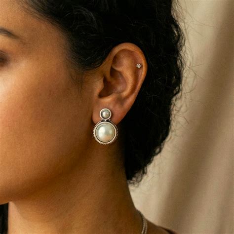 Circular Pearl Ear Stud – AashirsLifestyle