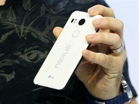 Software - Google unveils Nexus 5X, Nexus 6P smartphones | The Economic ...