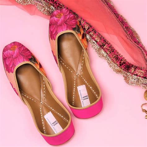 Buy Juttis & Kolhapuris From Vanshika Ahuja | LBB, Delhi