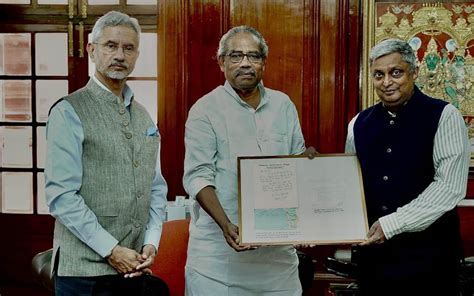 S African trust hands over to India rare artefacts, documents linked ...