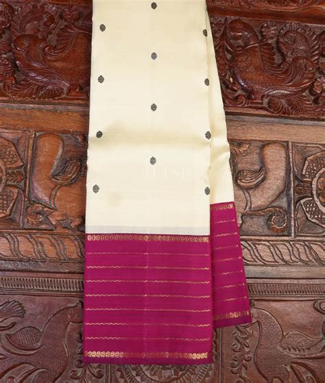 Buy Off-White Kanjivaram Silk Saree T602039