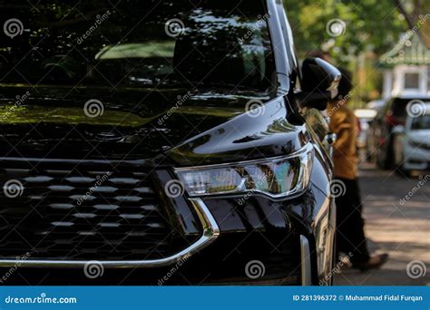 Innova Front View 的图像结果