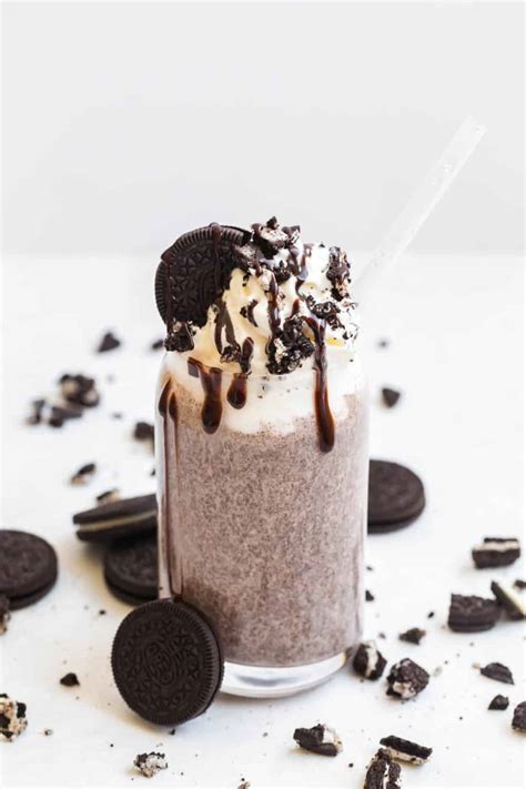 Cookies and Cream Milkshake Recipe | Party Food Favorites
