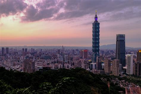 Taipei bei Sonnenuntergang vom Elephant Mountain, Taiwan