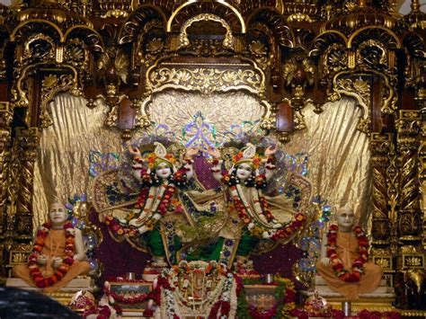 Krishna Balaram ISKCON Temple - Vrindavan: Get the Detail of Krishna ...