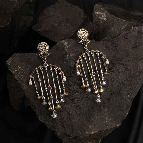 Classic dual tone silver and pearl danglers – PALMONAS