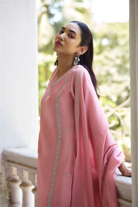 Aabh Suit Pink – HOUSE OF MIRA