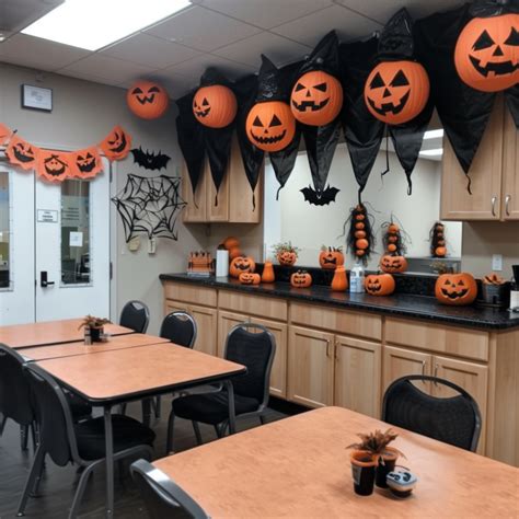 50+ Creepy and Cute Halloween Decor Ideas For The Office | Office ...
