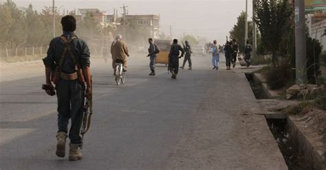 Taliban lay siege to Afghan city of Kunduz