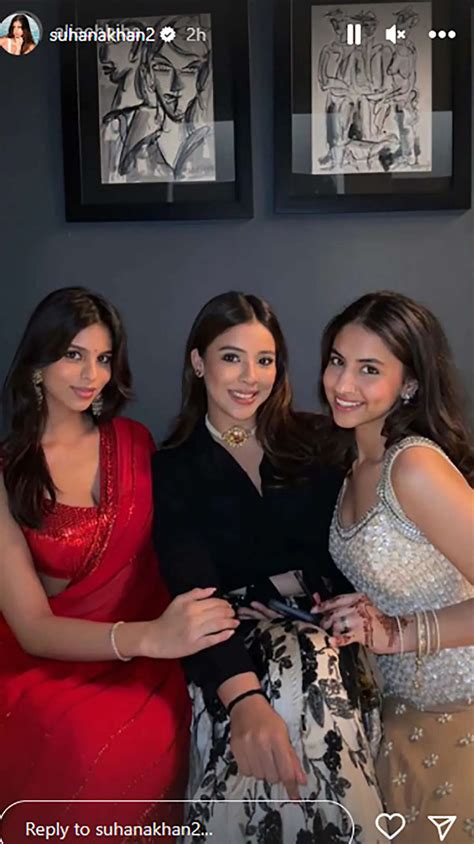 Suhana Khan Turns Desi In Shimmery Red Saree, Bindi As She Poses With ...