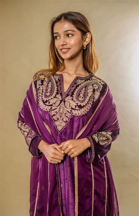 Kurta with gold aari work along with straight pants and organza silk d ...