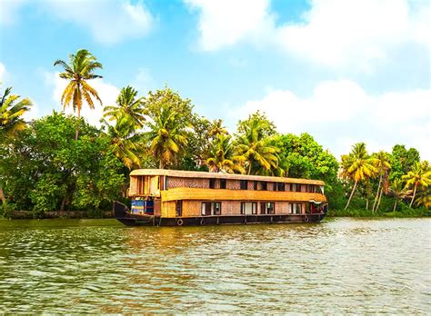 Best Selling 3 Nights 4 Days Munnar Alappuzha Honeymoon Package ...