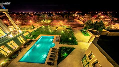 Tresor Le Palais Timisoara, Curio Collection By Hilton Pool: Pictures ...