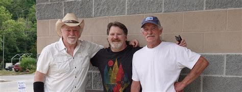 The Salty Dawgs at Kingfish on the Rocks Patio Bar, KingFish ...