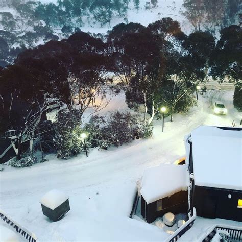 BERNTI'S MOUNTAIN INN (Thredbo Village) - B&B Reviews, Photos, Rate ...