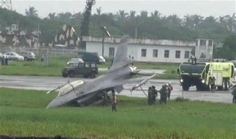 台军方：解放军一架运8技侦机今天下午进入台湾西南空域_腾讯新闻