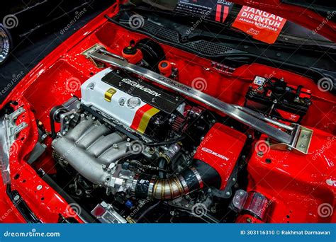 Heavily Modified Honda K20 Engine in Honda Civic Hatchback IAM ...